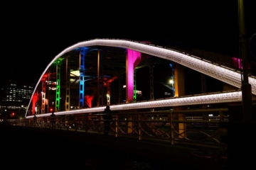 凯运桥的照明。