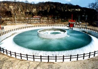 Water history park “Tokusuien”