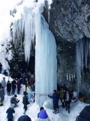 塔罗西瀑布冰柱测量