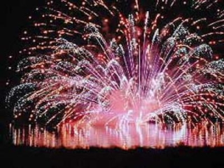 카와사키 여름 축제 불꽃 놀이 “오라가 자랑하기 때문에 놀라운 불꽃 놀이”